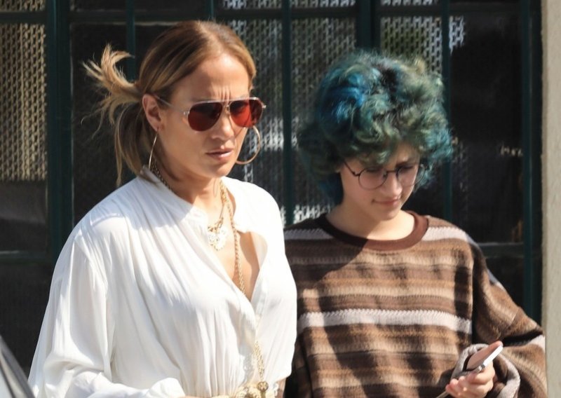 U 'martama' i zelene kose: Jennifer Lopez i njezina kći Emme njeguju posve drukčiji modni stil