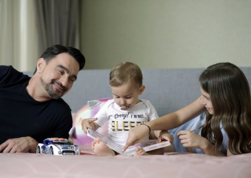 Jole nam je otkrio kako spava