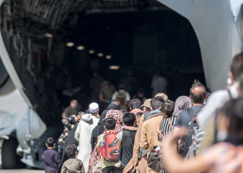 Francuska i Britanija traže proglašenje zaštićene zone u Kabulu
