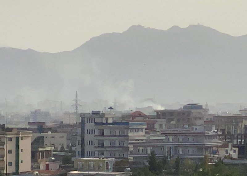 [VIDEO] Nova eksplozija kod zračne luke u Kabulu, ima mrtvih i ranjenih. Talibani potvrdili da je riječ o američkom napadu na bombaša samoubojicu