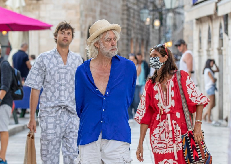 [FOTO] Bob Geldof nova je zvijezda u Dubrovniku: Sa suprugom i bubnjarem grupe Queen prošetao Stradunom