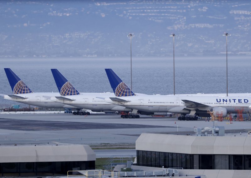 United Airlines mogao bi prizemljiti neke Boeinge do iduće godine
