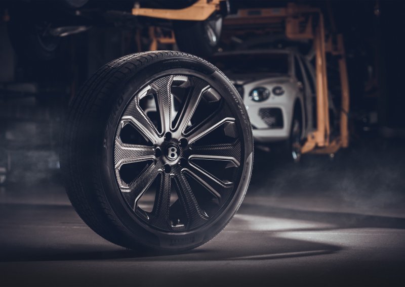 [FOTO] Bentley razvija 22-colni naplatak od ugljičnih vlakana za SUV model Bentayga