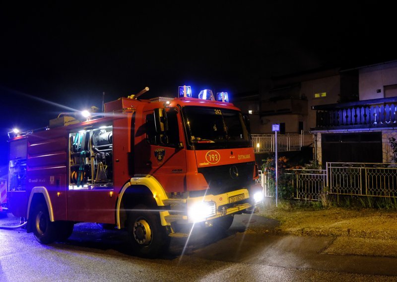 [VIDEO/FOTO] Nevrijeme pogodilo Zagreb, grom udario i zapalio kuću u Sesvetama