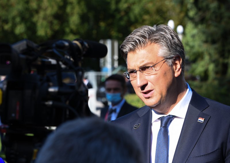 Plenković o prešutnim minusima: Ako bude potrebno, sastat ću se s predsjednicima uprava banaka. Tražim i informacije od HNB-a