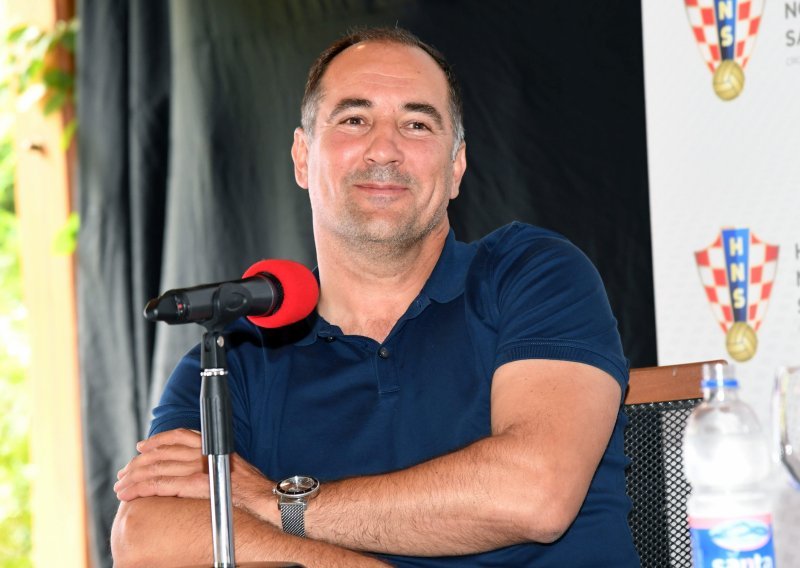 Branko Ivanković kreirao veliku senzaciju s Omanom; Igoru Štimcu na klupi Indije stižu zabrinjavajuće poruke
