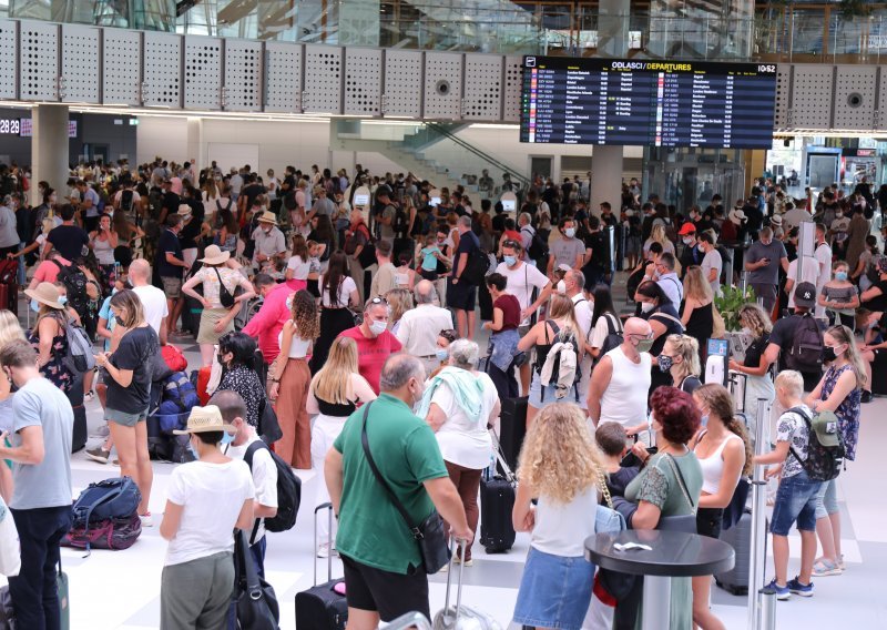 Sve zračne luke s velikim porastima u srpnju, Split s daleko najviše putnika