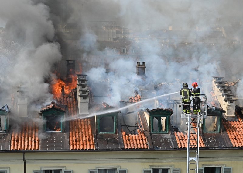 Deseci ljudi evakuirani zbog požara u središtu Torina, petero ozlijeđenih