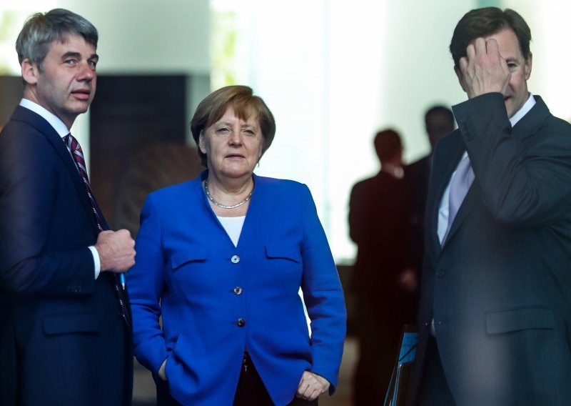 Tijesna utrka za nasljednika kancelarke Merkel, uskoro druga televizijska debata