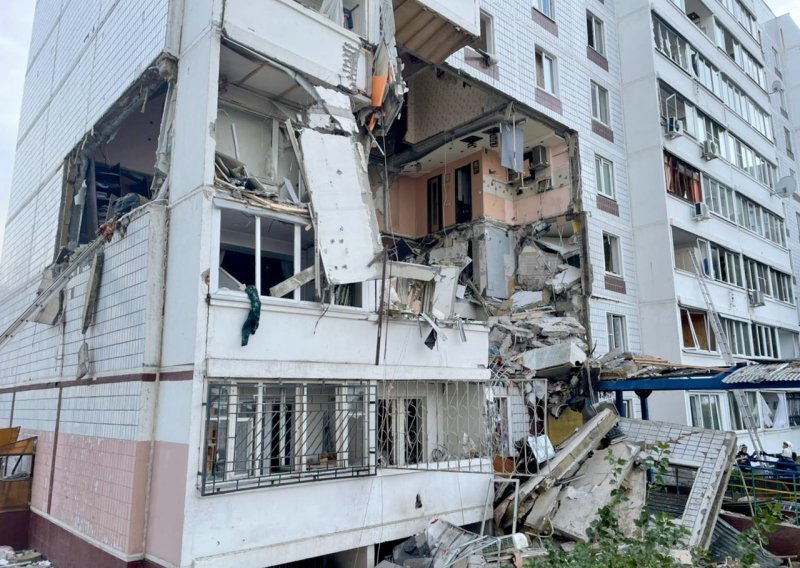 Dvoje mrtvih u eksploziji plina u stambenoj devetokatnici u Rusiji