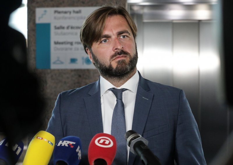 Ćorić: Vlada želi opstanak Đure Đakovića i pomoći će gdje god može