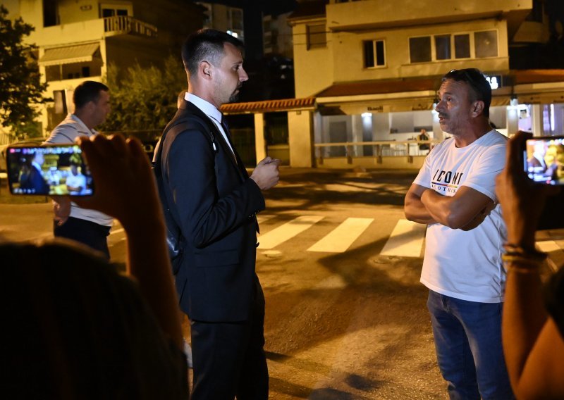 [FOTO/VIDEO] Burno na Gripama: zamjenik splitskog gradonačelnika više od sat vremena sudjelovao u žučnoj raspravi, a sukobio se i s Kerumovim bliskim prijateljem