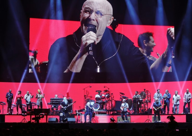 Slavni pjevač i bubnjar Phil Collins zbog zdravstvenih problema jedva drži palice