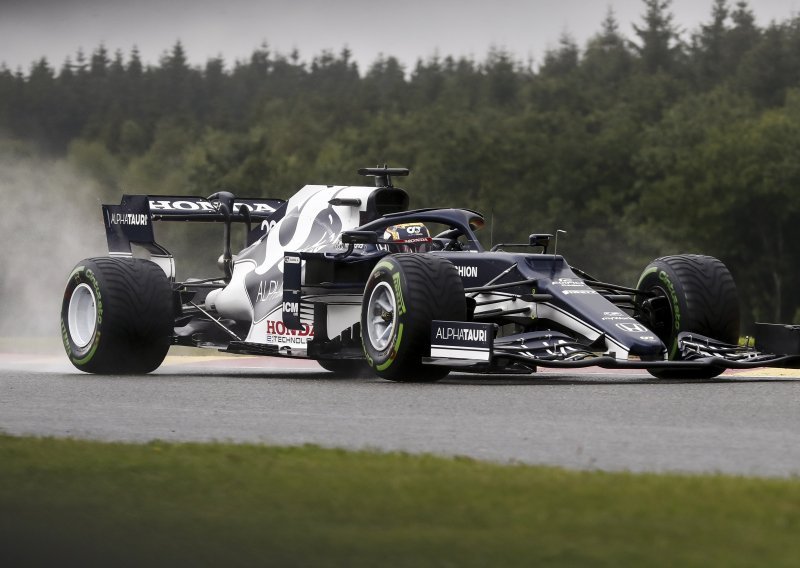 [FOTO] Mladi debitant iz Formule 1 ostao u šoku nakon odluke svoje momčadi: 'Iznenađen sam, jer sam imao sudare i previše novca trošio...'