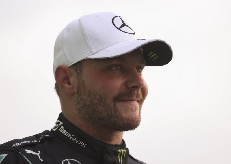 Valtteri Bottas dominirao u kvalifikacijama za sprint utrku; u leđa mu gledala obojica kandidata za titulu prvaka