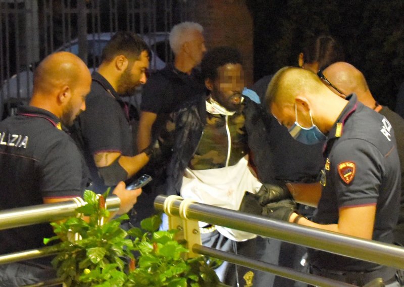 Strava u Riminiju: Uhićen Somalac koji je nožem ozlijedio pet ljudi