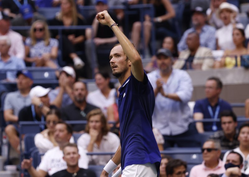 [FOTO] Daniil Medvedev uskratio slavlje Novaku Đokoviću; Rus s uvjerljivih 3:0 stigao do naslova u New Yorku