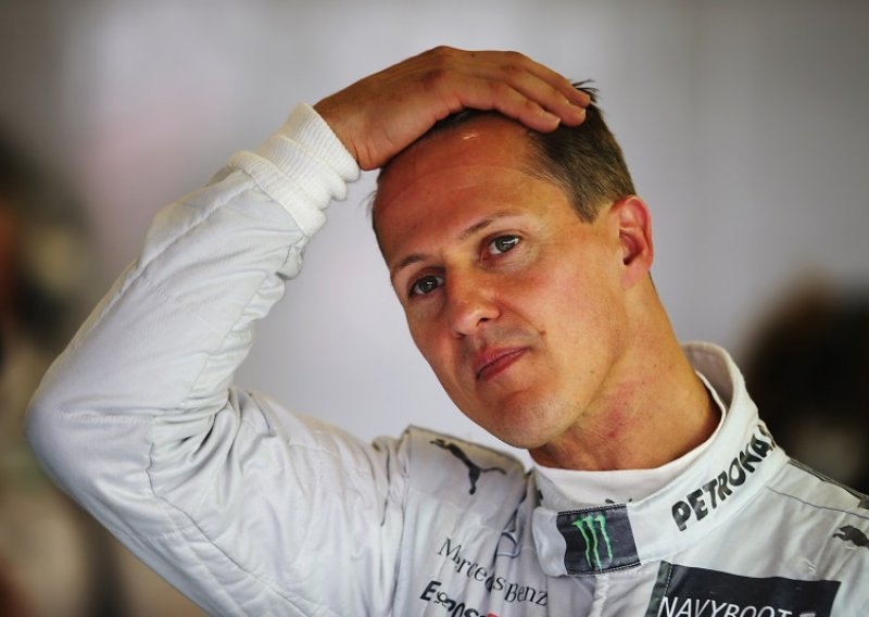 Schumi autom srušio motociklista prije svoje nesreće!?