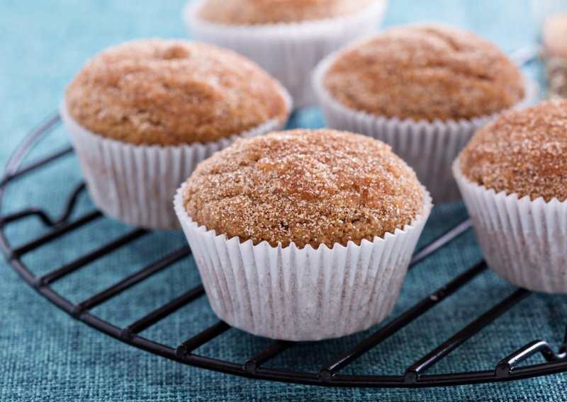 Recept koji je uvijek dobro imati pri ruci: Slatki i pahuljasti muffini gotovi su u tren oka, a obožavaju ih svi