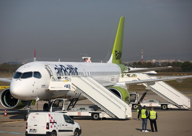 [FOTO/VIDEO] Airbus na pisti zagrebačkog aerodroma predstavio A220; idealan za post covid eru