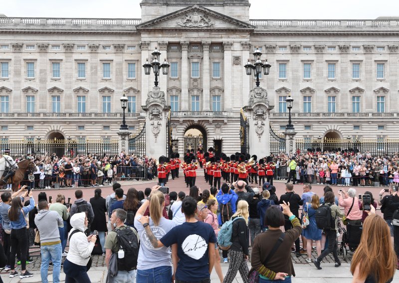 Britanski turistički sektor najavljuje val otpuštanja nakon slabih ljetnih rezultata