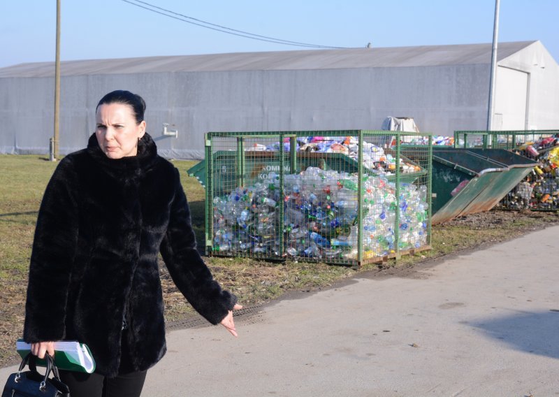 Nakon optužbi na račun gradonačelnika Kutine; smjenjuje se zvizdačica Adrijana Cvrtila