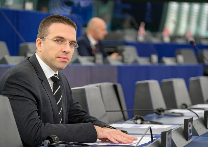 Hrvatski europarlamentarac oštro odbursio Talijanima: 'Prijetnje barikadama zbog prošeka su neukusne i neprimjerene'