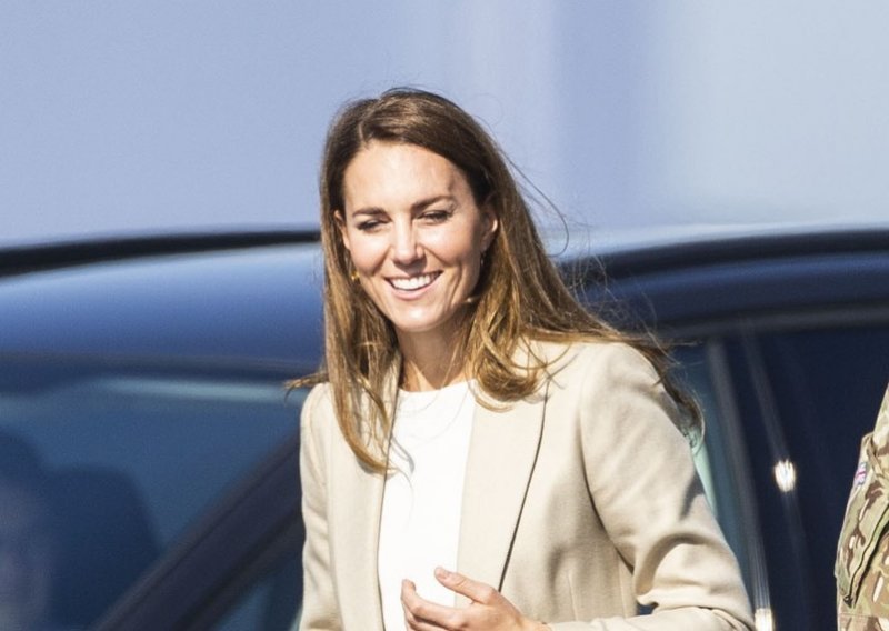 Ovo je sjajan modni trik zbog kojeg Kate Middleton uvijek izgleda dobro