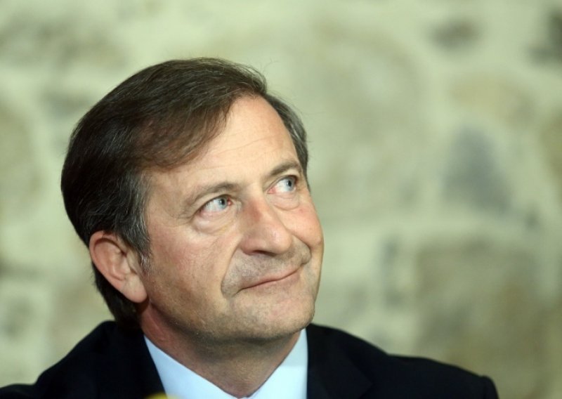 Erjavec 'tužakao' Hrvatsku Velikoj Britaniji i BiH