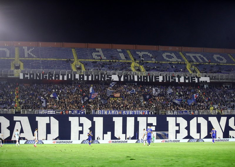Boysi su imali poruku za navijače West Hama, a na sjevernoj tribini stadiona pojavio se i 'ratni plijen' bez kojeg su ostali Englezi