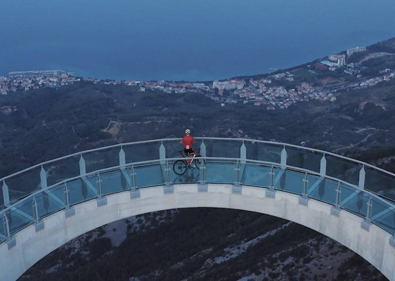 Otkrijte Biokovo iz potpuno drugačije perspektive i uvjerite se zašto je Skywalk toliko omiljen među turistima