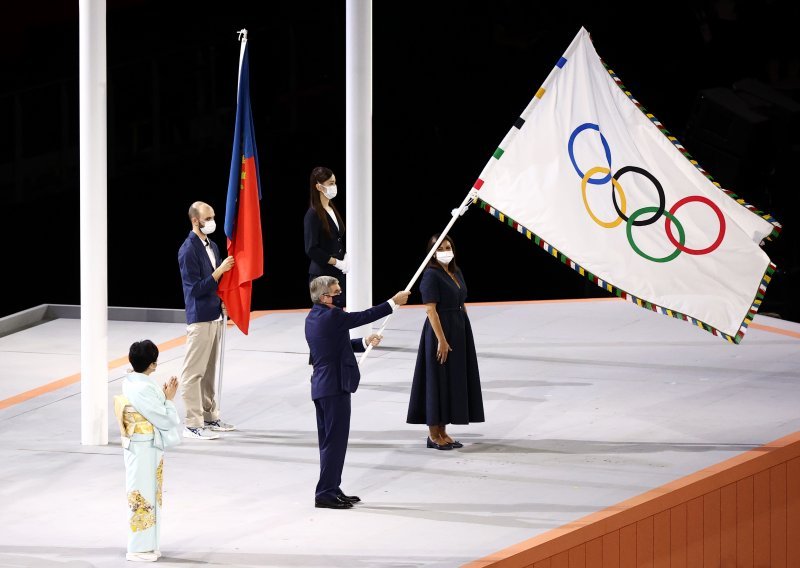 Predsjednik Međunarodnog olimpijskog odbora najavio rigorozne mjere protiv korone za zimske Olimpijske igre, ali i pomoć u cijepljenju sportaša