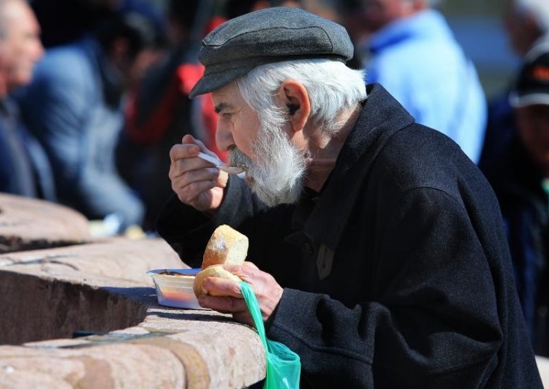 Na Veliki petak građanima podijeljeno preko 1.500 posnih obroka