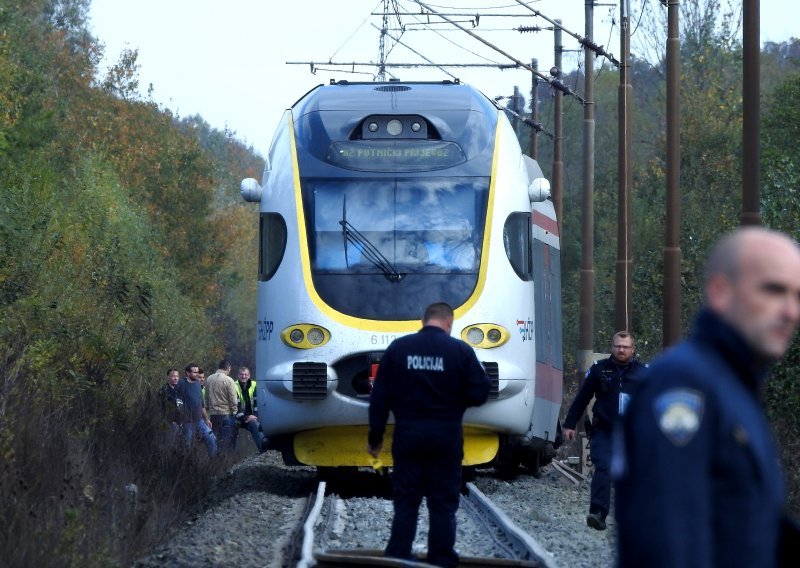 Vlak u Osijeku prešao preko žene, ali srećom ostala je živa