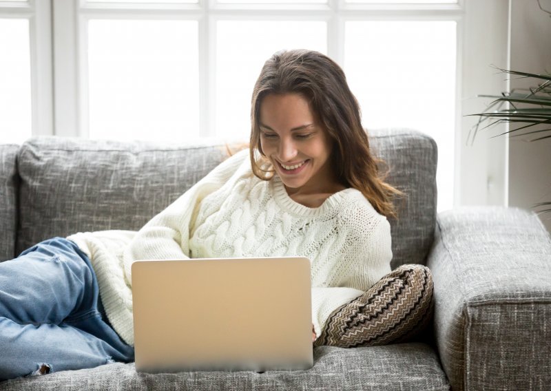 Zbog pandemije koronavirusa, sve više ljudi kupuje preko interneta. No, jeste li znali da kupovinom iz udobnosti vlastitog naslonjača možete osigurati i povrat novca? Evo kako