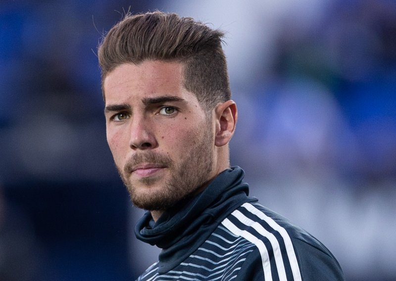 Ovo je Luca Zidane, sin slavnog Zinedinea Zidanea i na veliku žalost brojnih obožavateljica - sretno zauzet