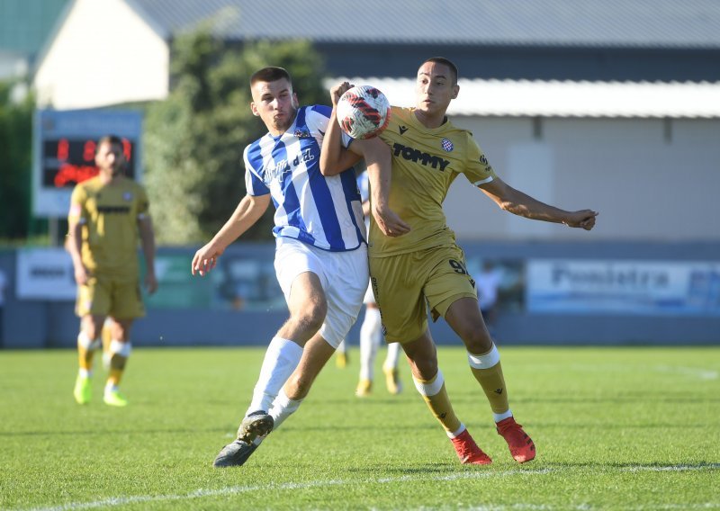 [FOTO/VIDEO] Ljubičić je zabio za preokret Hajduka protiv Primorca! Pogledajte prekrasan pogodak Krovinovića koji je započeo preokret Hajduka protiv neugodnog trećeligaša, i gol Ljubičića koji je potvrdio pobjedu Bijelih!