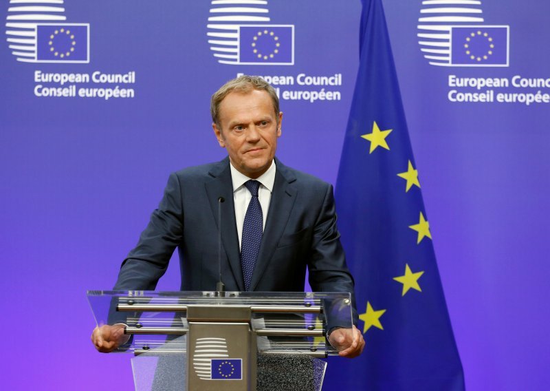 Tusk čestitao Kurzu i poželio mu puno uspjeha