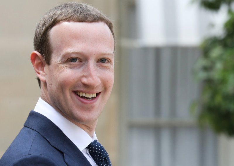 Zuckerberg uhvaćen s prstima u pekmezu: Facebook koristi News Feed da bi objavljivao pozitivne vijesti o - Facebooku