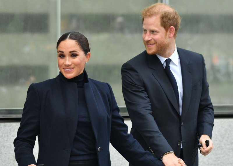 Još jedan gaf: Meghan Markle i princ Harry putovali su privatnim avionom kompanije koja u zadnje vrijeme nije na dobrom glasu