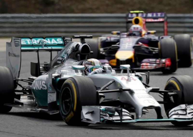'Hamilton nije dopustio Rosbergu da pokuša pobijediti!'