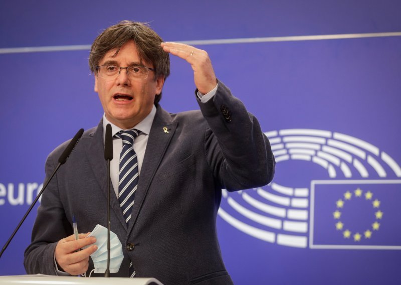 Čelnik katalonskih separatista Carles Puigdemont uhićen na Sardiniji, odmah se oglasila Španjolska