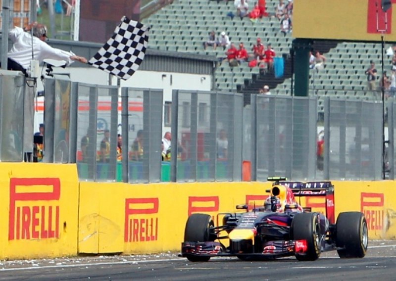 Ricciardo pokazao Vettelu: Nećeš faliti Red Bullu!