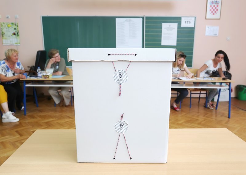 Izborno povjerenstvo izdalo upute za glasanje na dopunskim manjinskim i izborima u Pazinu, pogledajte što se propisuje