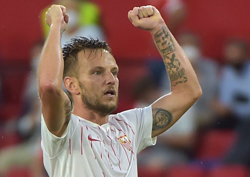 Sevilla na naslov prvaka Španjolske čeka 75 godina, ali Ivan Rakitić uvjeren je da njegova momčad ove sezone može razbiti 'prokletstvo'