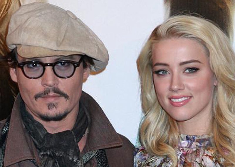 Johnny Depp lud za Amber, želi brak