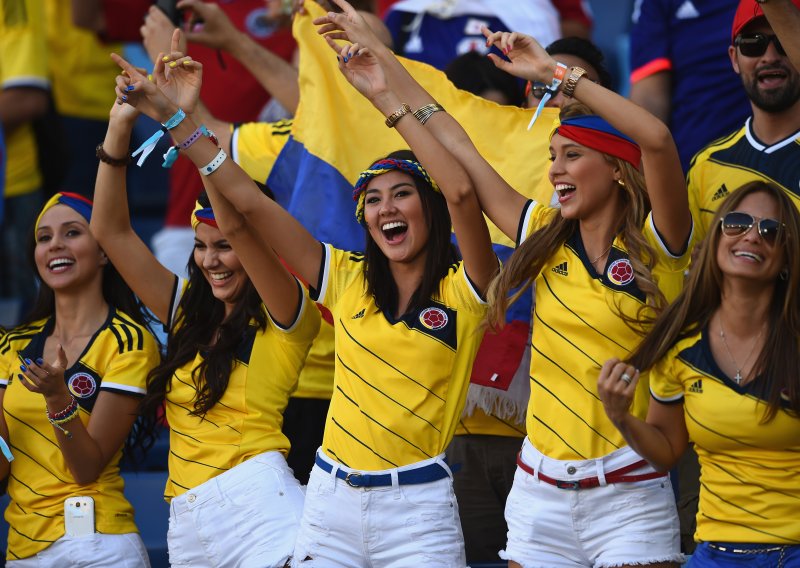 Pet kolumbijskih navijačica u vrućim hlačicama! Koja je najljepša?