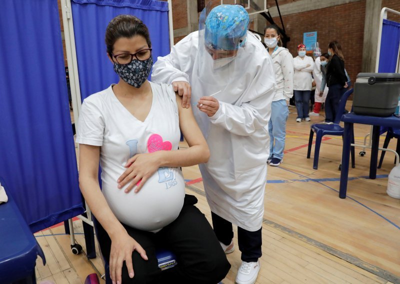 Američki CDC poziva na veće cijepljenje trudnica protiv covida