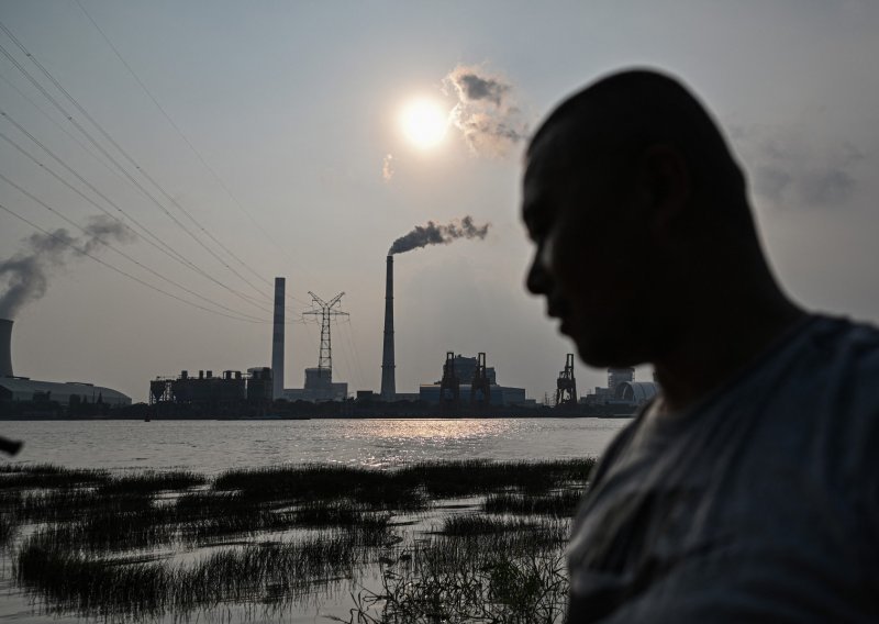 [FOTO/VIDEO] Dobar dio Kine utonuo u mrak, tvornice zaustavljene, drugoj ekonomiji svijeta prijete veliki problemi