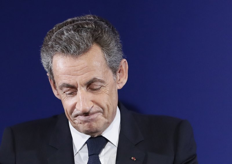 Bivši francuski predsjednik Nicolas Sarkozy osuđen na godinu dana zatvora